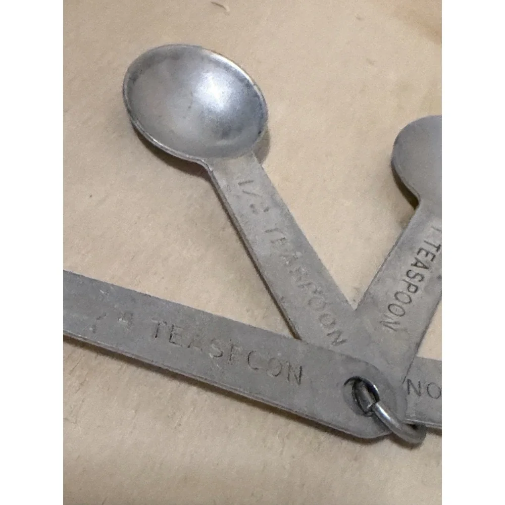 vintage aluminum nesting measuring spoons